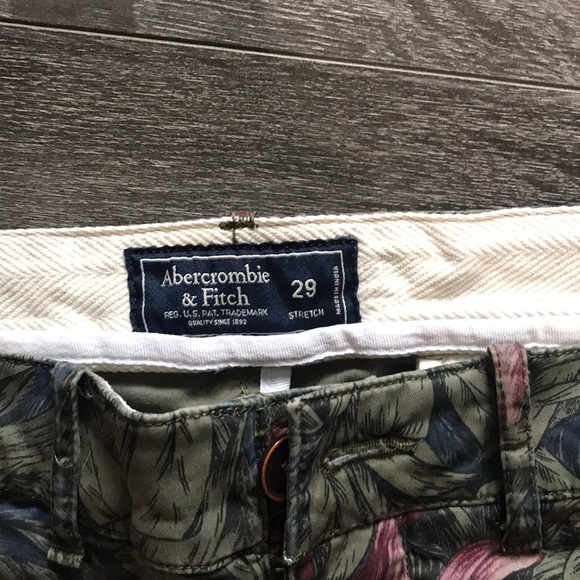 Abercrombie & Fitch Shorts - Picture 3 of 4